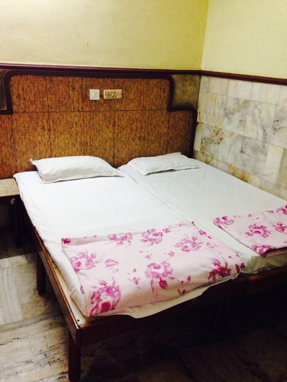 Shree Balaji Guest House Hyderabad Room photo
